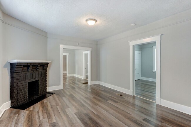 Foto del edificio - 1009 E 33rd St