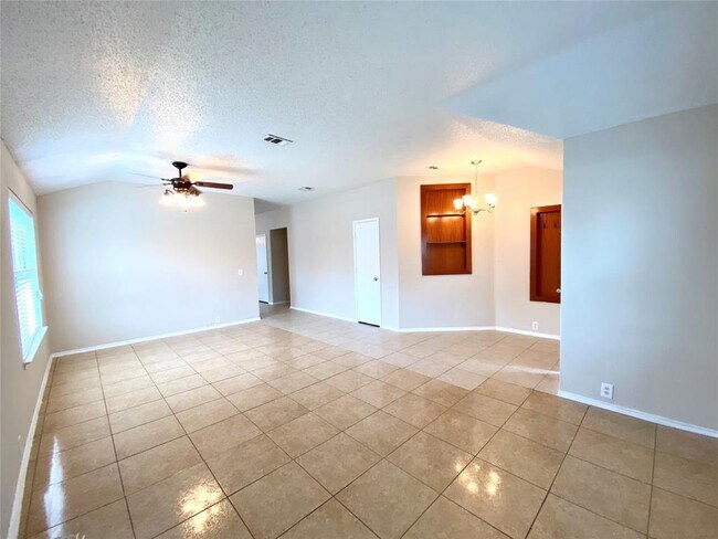 Building Photo - 1409 Cloyne Dr