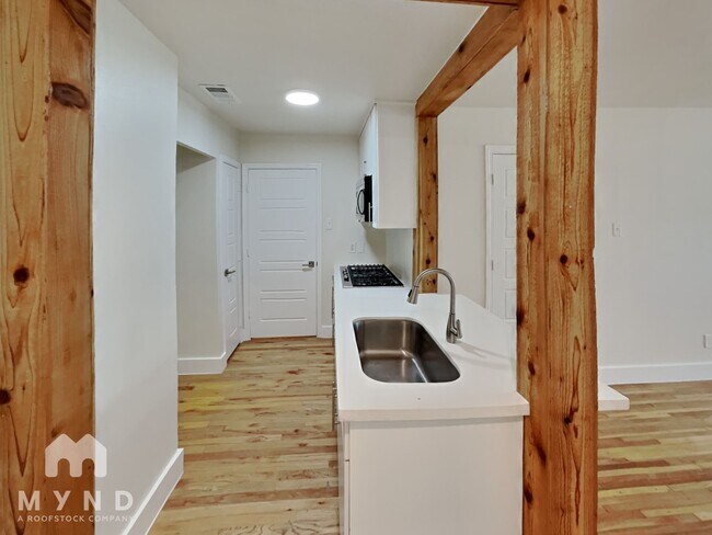 Foto del edificio - 3709 Mt Royal St