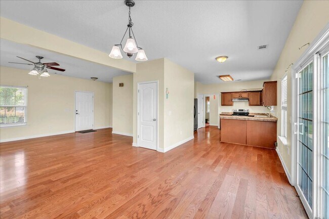 Foto del edificio - 256 Savannah Ln