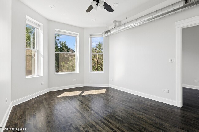 Foto del edificio - 2234 W Medill Ave