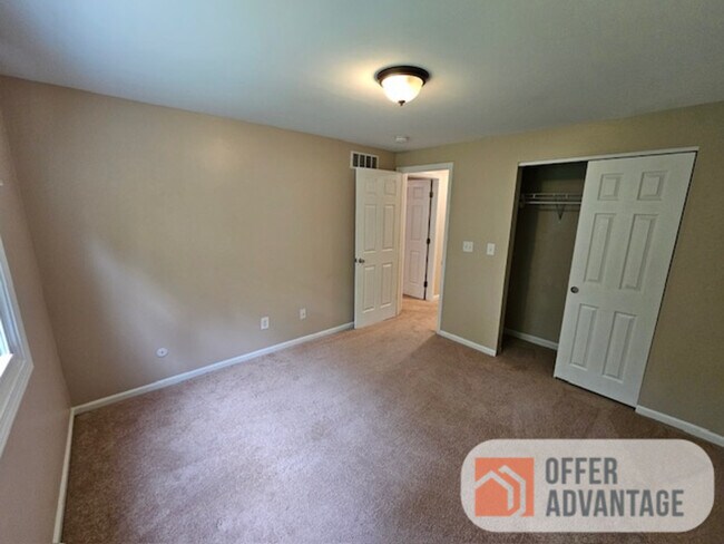 Foto del edificio - 137 Creekside Dr