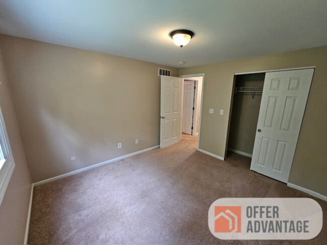 Building Photo - 137 Creekside Dr