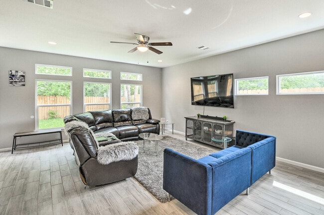 Foto del edificio - 4835 Sunflower St