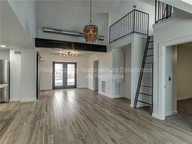 Foto del edificio - 2221 NW 34th St