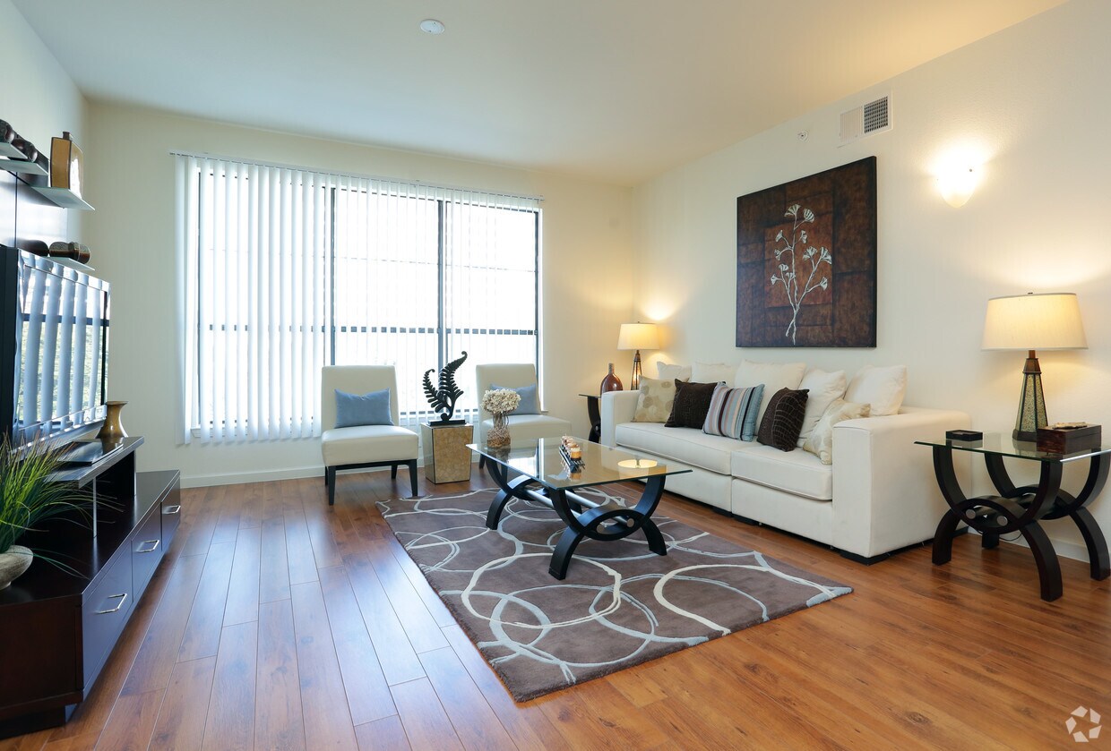 Village on the Green Apartments Dallas, TX