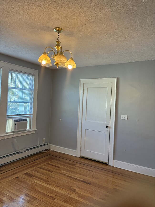 Building Photo - 257 Sheffield Ave