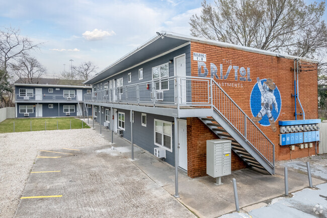 Foto del edificio - Bristol Oaks Apartments