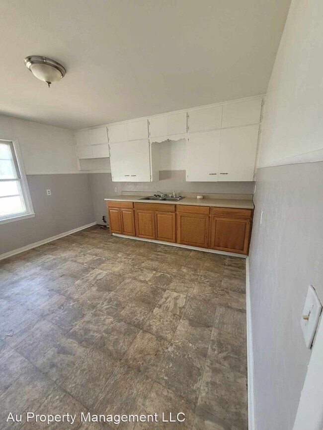 Foto del edificio - 2 br, 1 bath House - 604 NW 6TH AVENUE