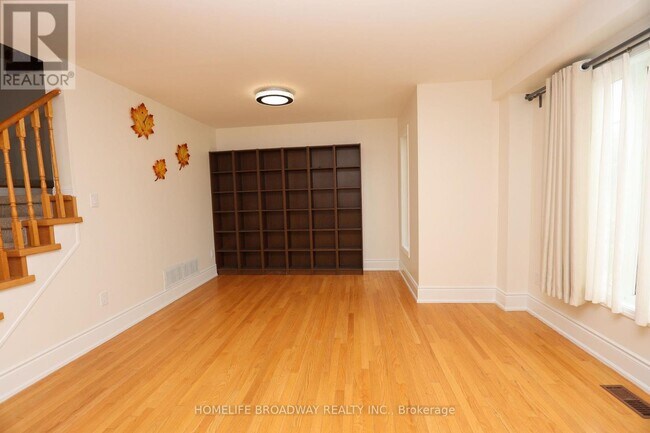 Building Photo - 775 Bur Oak Ave