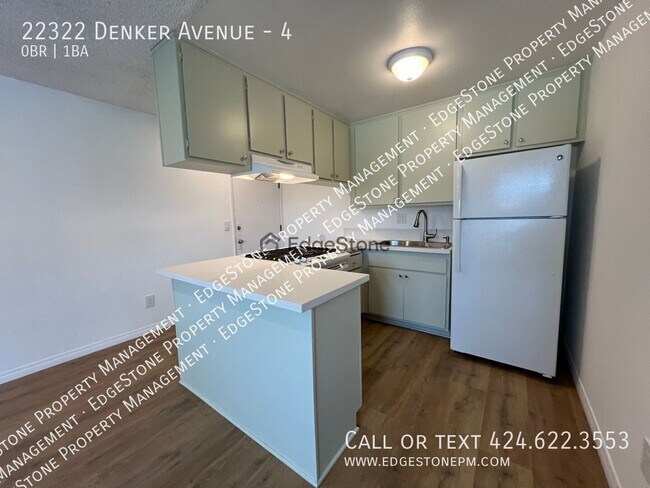 Foto del edificio - 22322 Denker Ave