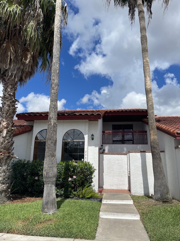 Primary Photo - 2100 W San Marcelo Blvd