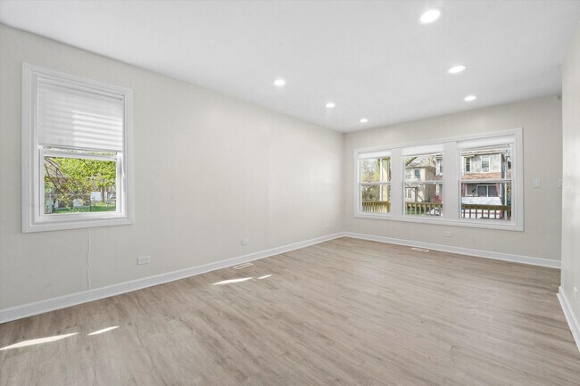 Building Photo - 6141 S Throop St