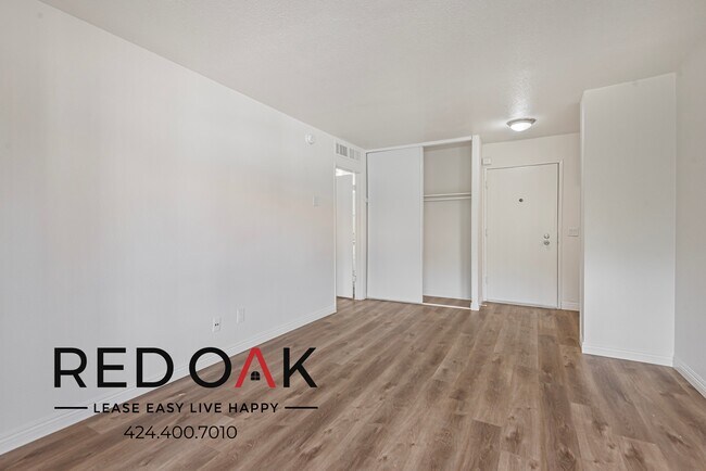Foto del edificio - 17830 Sherman Way