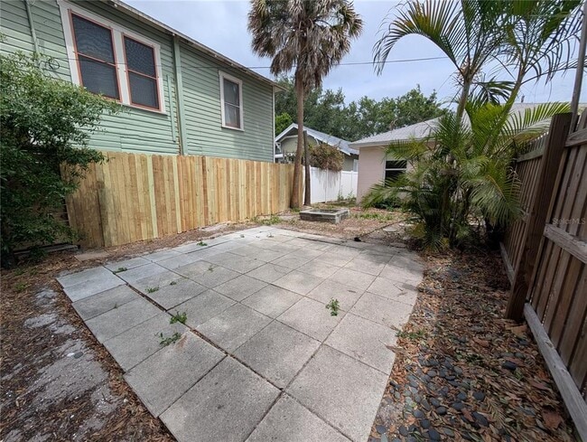 Building Photo - 608 9th Ave N