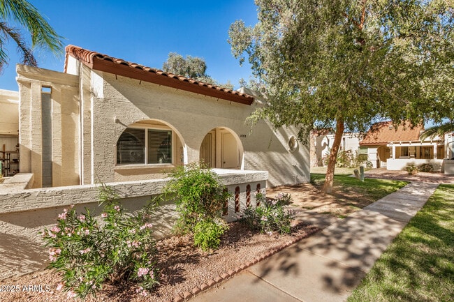 Building Photo - 5136 E Evergreen St