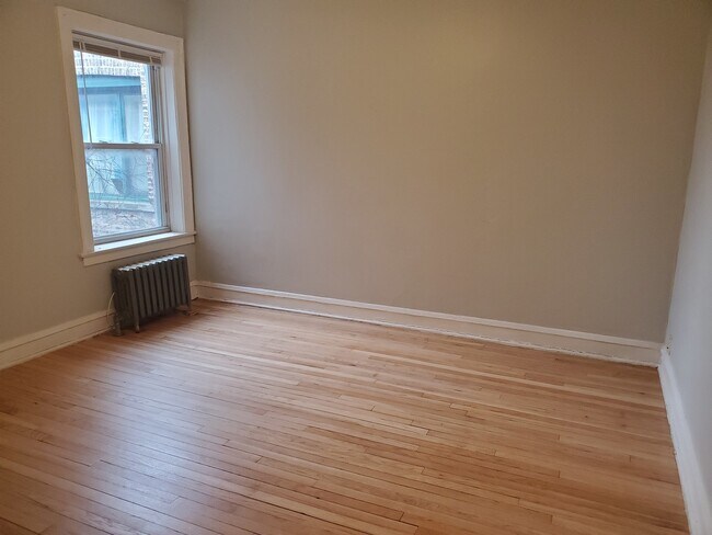 Foto del edificio - 8140 S Maryland Ave