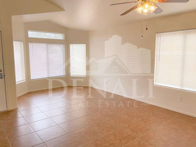 Foto del edificio - 19636 N Coyote Lakes Pkwy