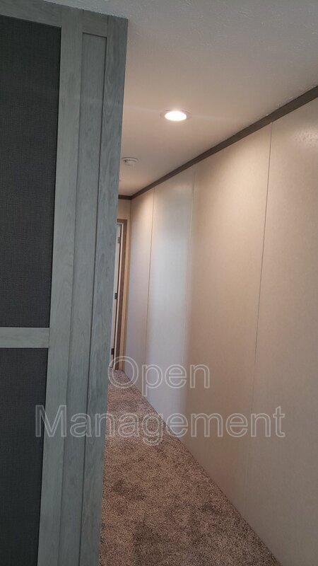 Foto del edificio - 120 Terry Blvd