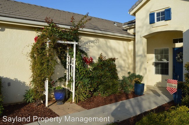 Foto del edificio - 3 br, 2 bath House - 1126 E Pinehurst Avenue