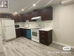 Building Photo - 9 Upton Crescent