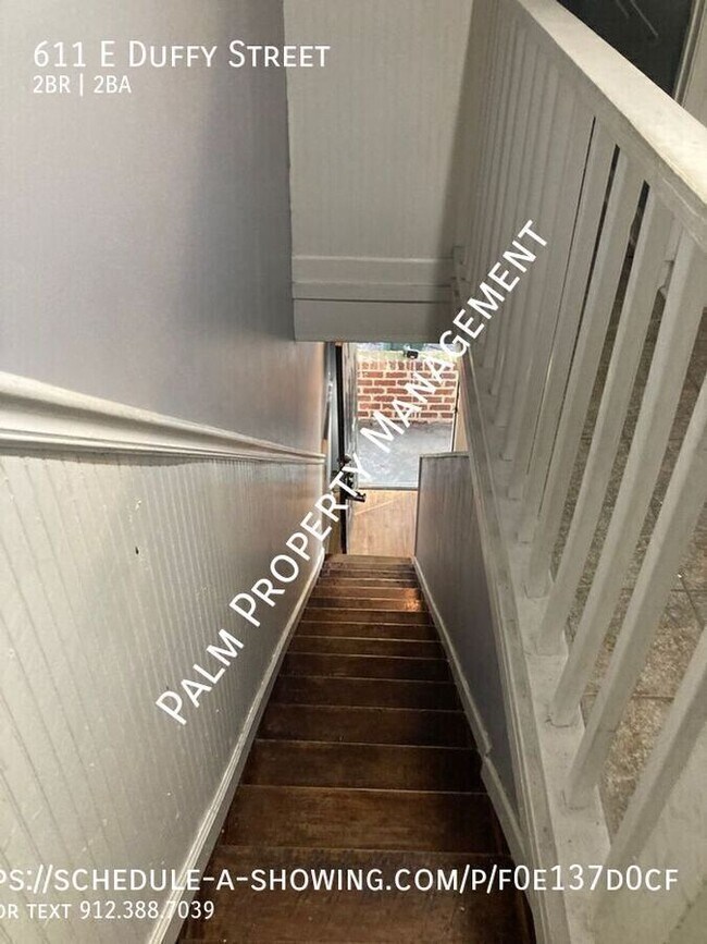 Building Photo - 611 E Duffy St