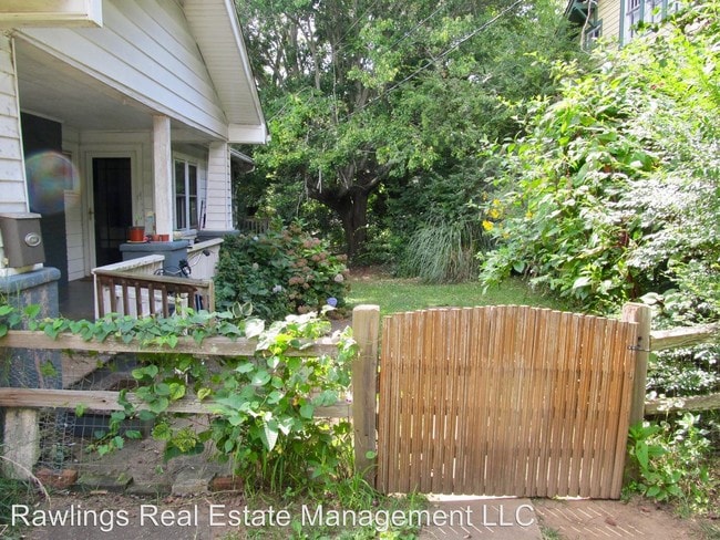 Building Photo - 3 br, 1 bath House - 9 Covington Street