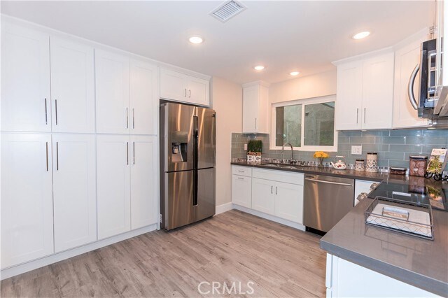 Foto del edificio - 2404 Via Mariposa W