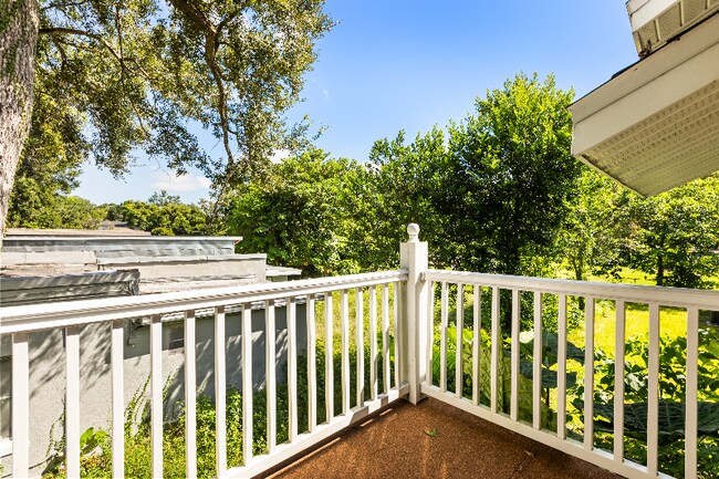 Foto del edificio - 1325 Cloverlawn Ave