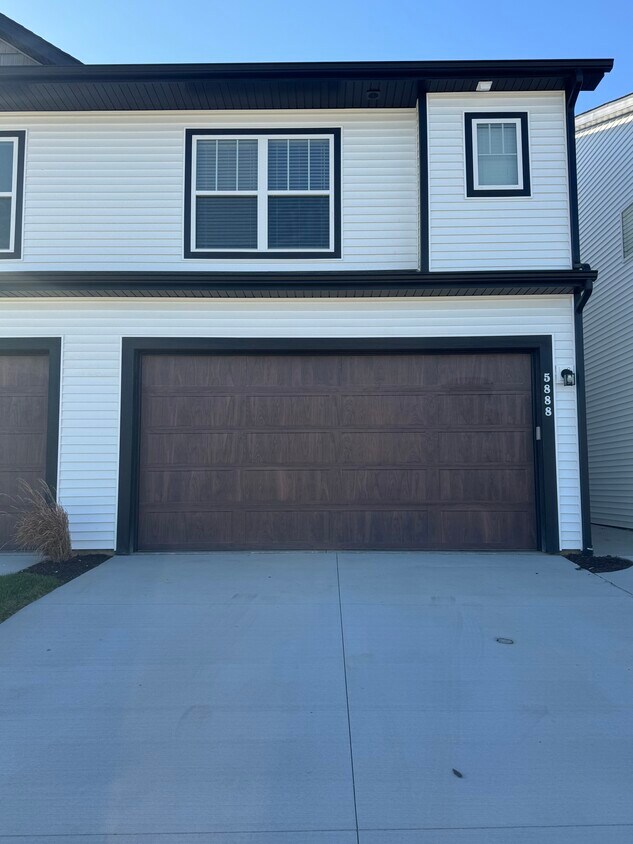 Foto principal - 5888 Butterfield Ct