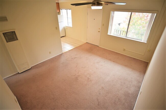 Building Photo - 274 40th Street Way