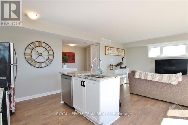 Building Photo - 60 Affinity Private