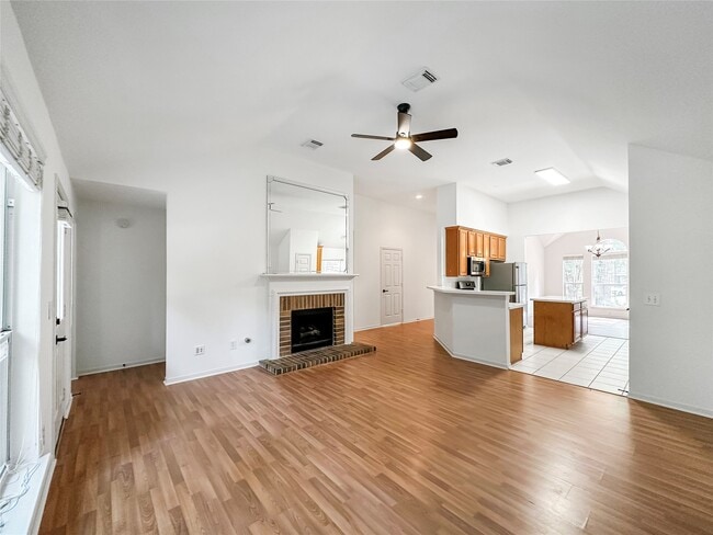 Building Photo - 126 N Willow Point Cir