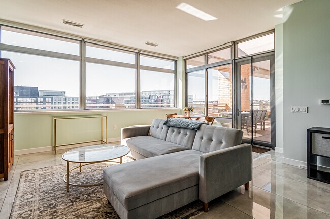 Building Photo - 475 K St NW
