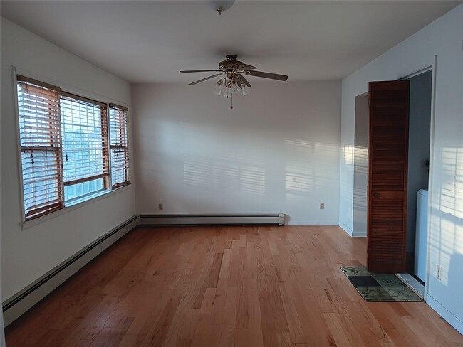 Foto del edificio - 2 Hillcrest Ave
