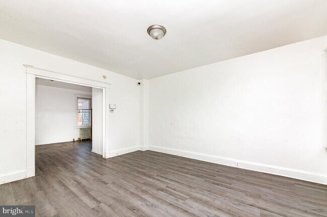 Building Photo - 4205 Nicholas Ave