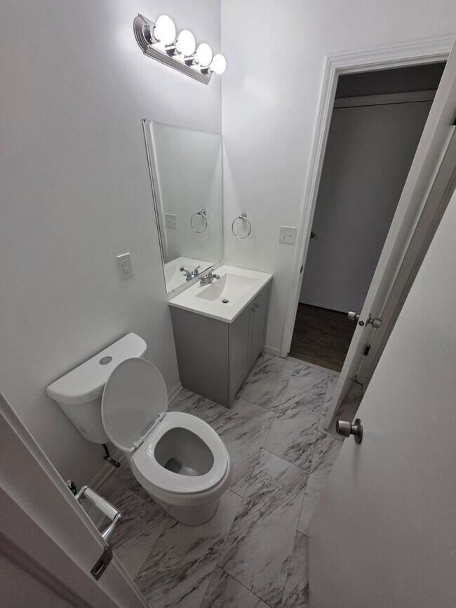 Foto del edificio - 2380-2382-2382 Haviland Ct