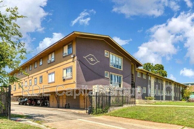 Foto del edificio - 5315 Columbia Ave