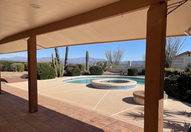 Building Photo - 16457 N Aspen Dr