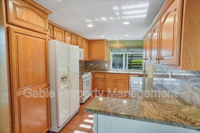 Building Photo - 25735 Velan Dr