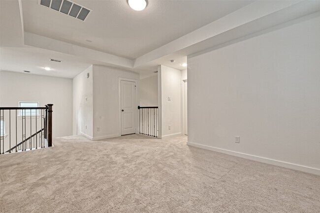 Building Photo - 323 Highland Bayou Dr