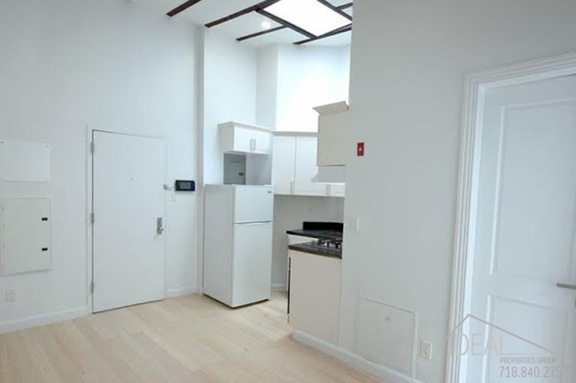 Building Photo - Beautiful Bed-Stuy Studio LOFT