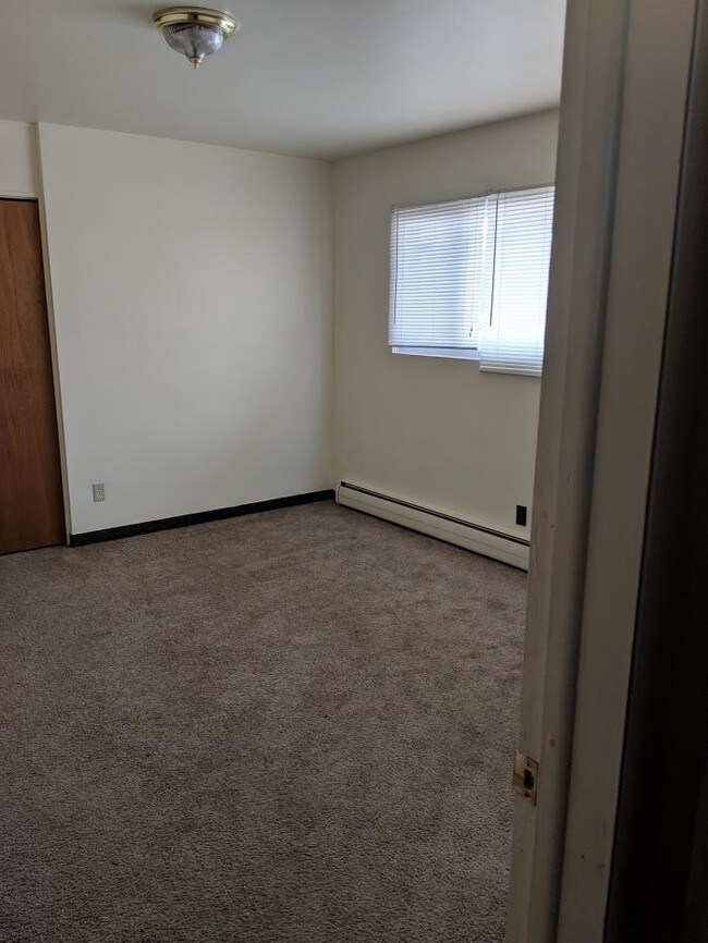Building Photo - 2 bedroom in Tallmadge OH 44278