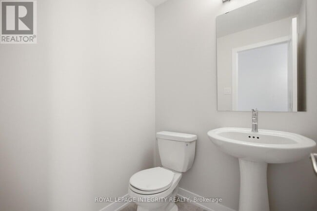 Building Photo - 735 Haflinger Row