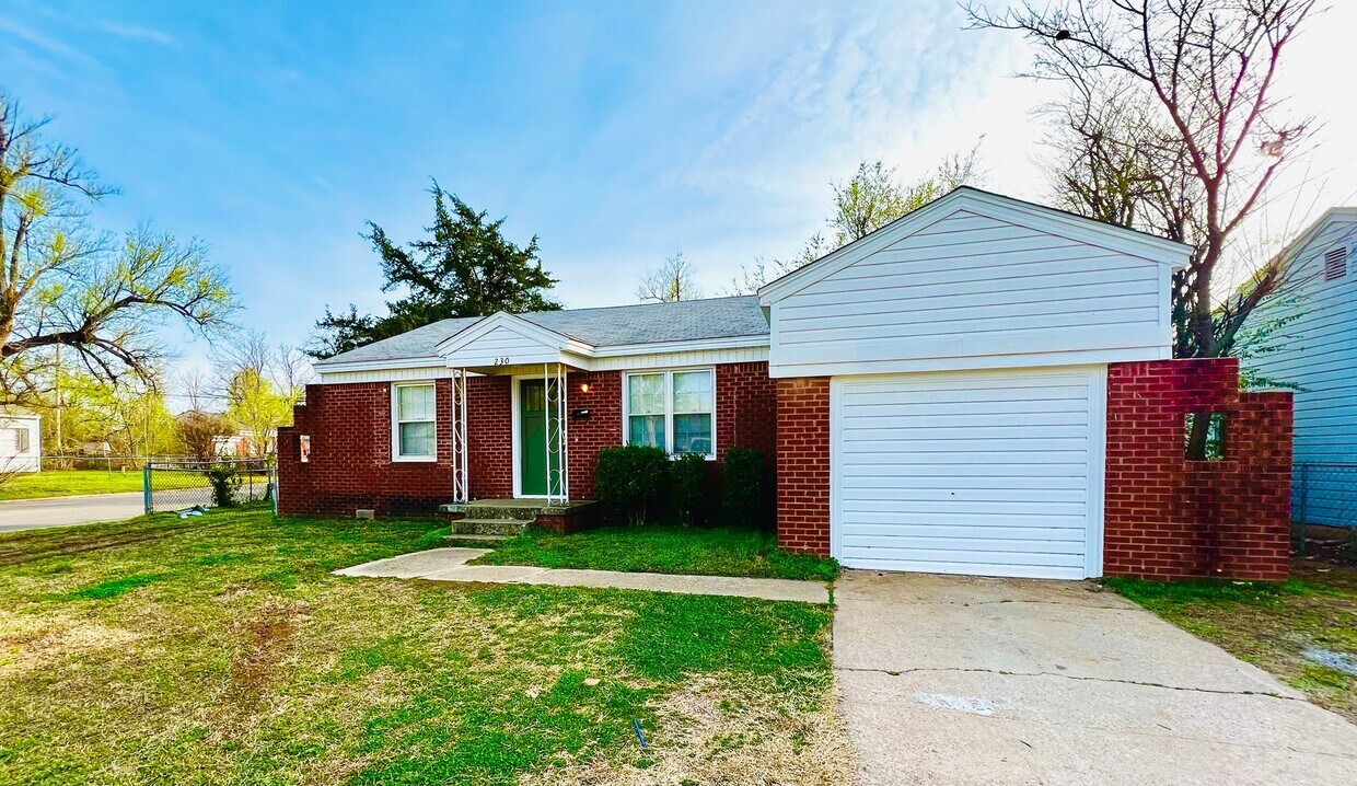 Cute 2BD 1BA Home w/ Bonus Room in Midwest... - Cute 2BD 1BA Home w/ Bonus Room in Midwest...