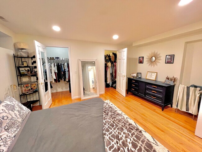 Master Bedroom - 2815 N Orchard St