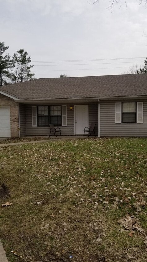 Primary Photo - 418/420 Chris Dr.