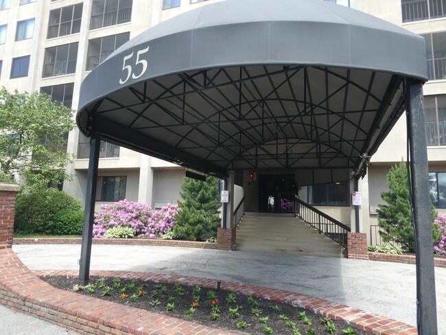 Building Photo - 55 River Rd