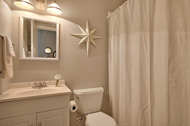 Building Photo - 37 Brighton Cir