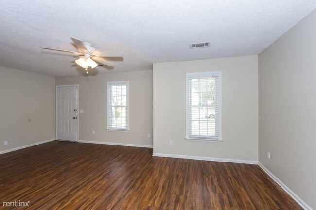 Building Photo - 516 Kenton Dr